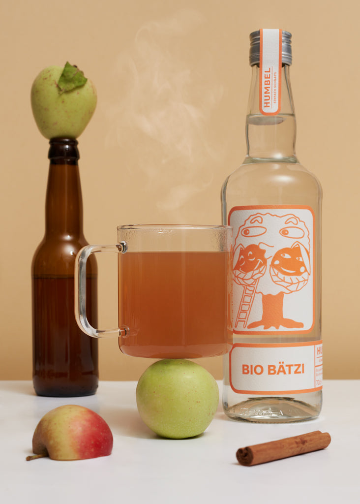 Baetzi apfelbrand drink moodboard