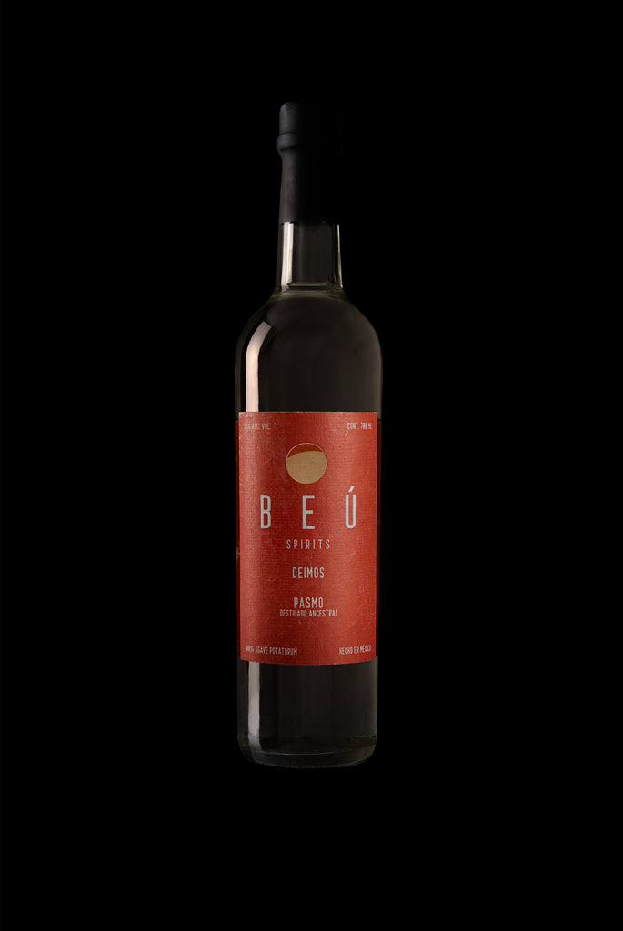 Beu bottle DEIMOS
black background