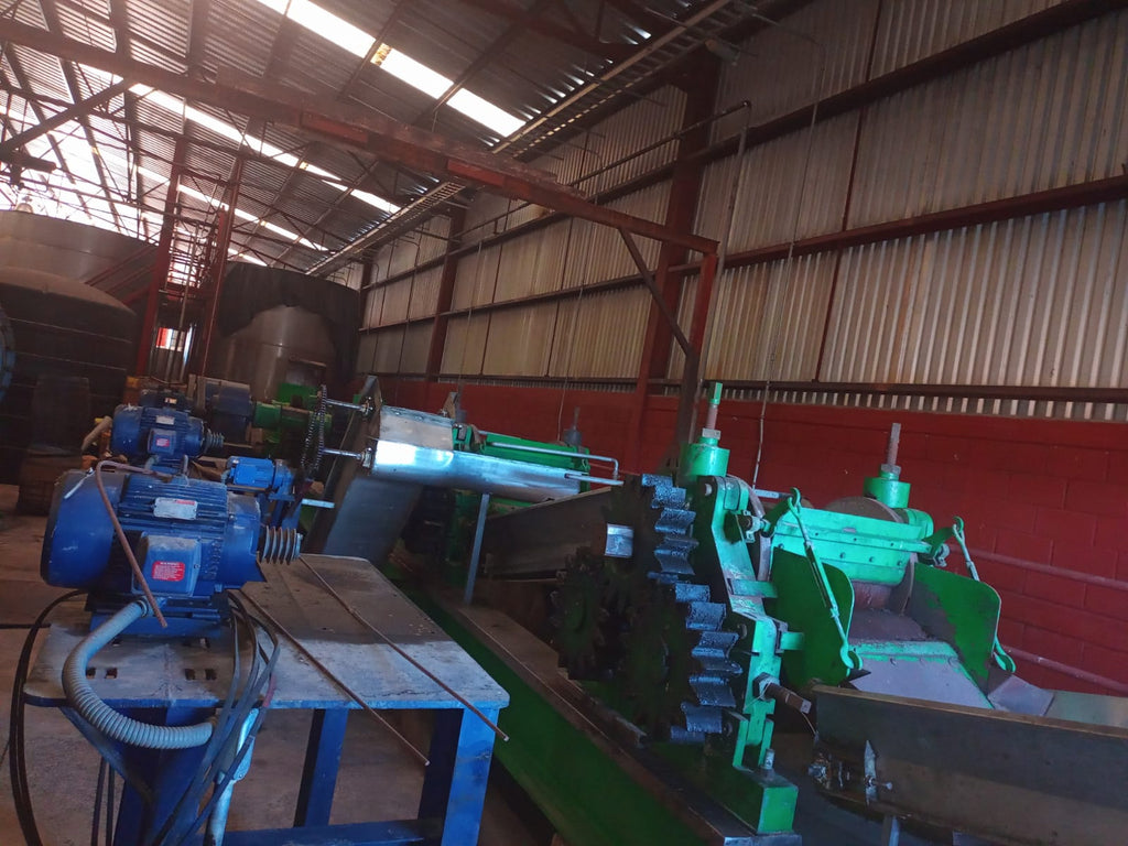 conveyor belt and Mill for opening agave fiber in NODO distillery 
