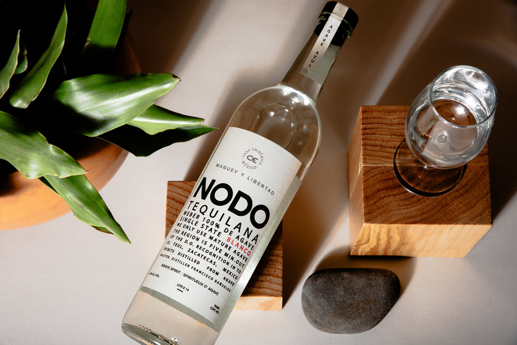 NODO Blanco mood shot 